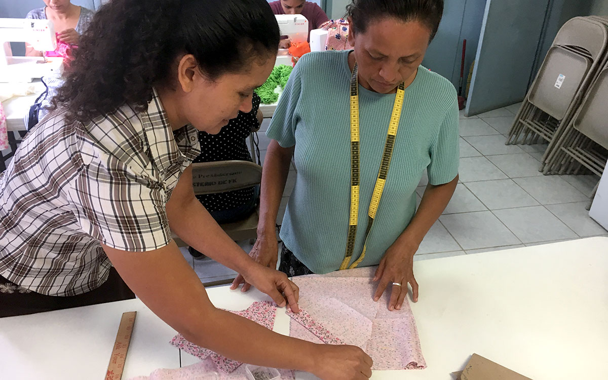 Oralia teaching sewing in Reynosa