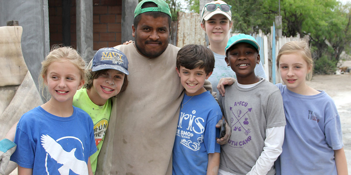 Chuky and his friends on the jobsite in Reynosa