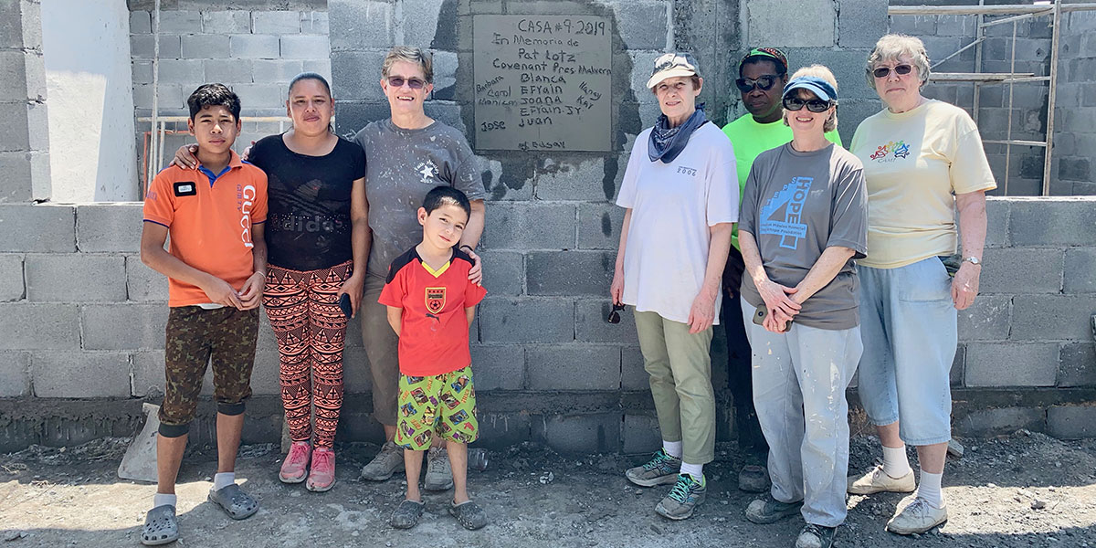 A team from Pennsylvania with the family they built a house for in Reynosa A team from Pennsylvania with the family they built a house for in Reynosa
