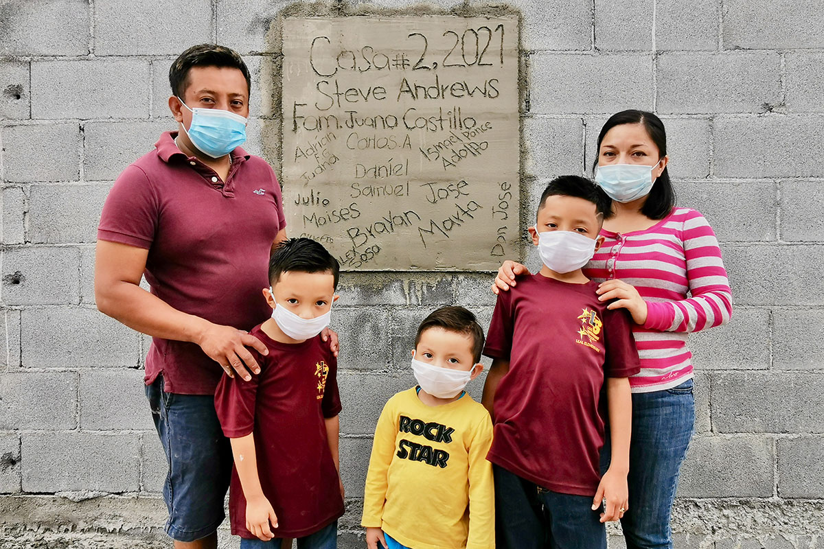 The family of Casa 2 in front of the completed house in Reynosa Mexico