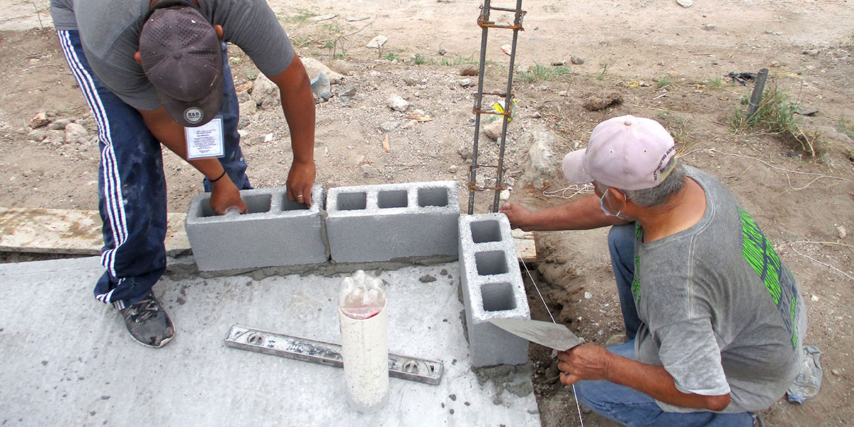 Our staff in Reynosa Mexico building Casa 3 Our staff in Reynosa Mexico building Casa 3