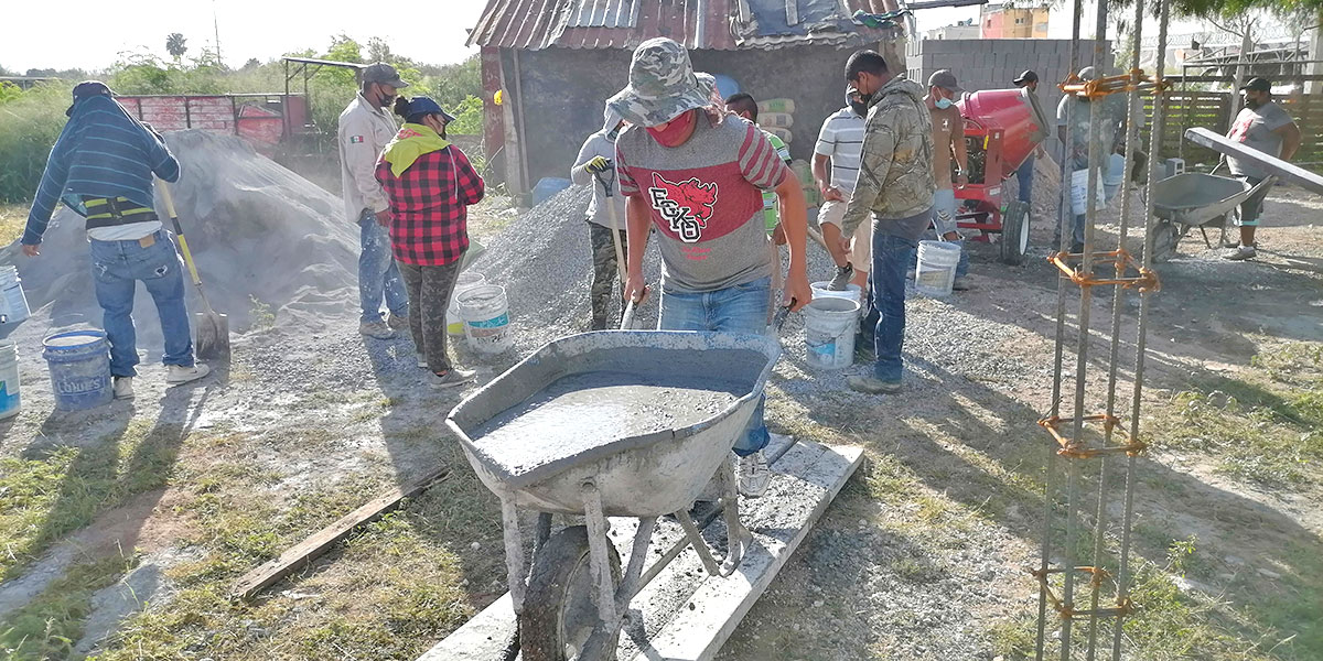 Our staff and volunteers pouring the floor of Casa 5 in Reynosa Mexico Our staff and volunteers pouring the floor of Casa 5 in Reynosa Mexico