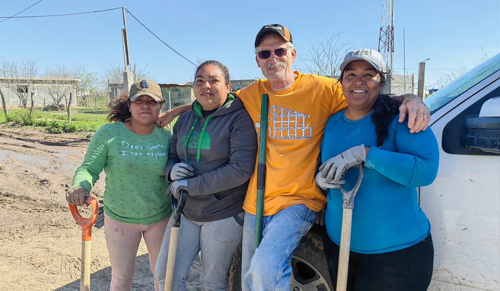 Friends from Reynosa and Indianapolis working together to build a house for a family in Mexico