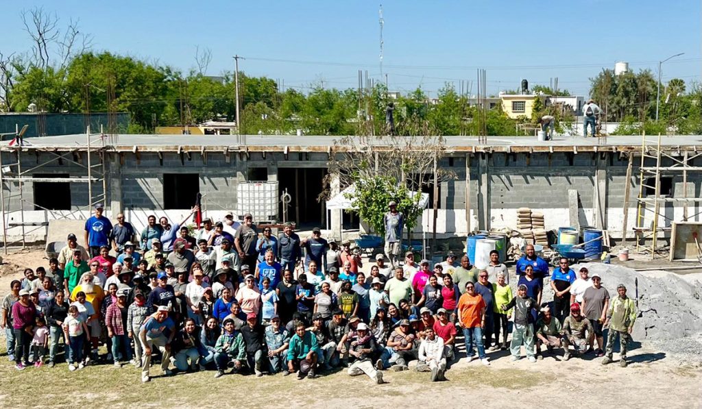 Everyone who worked together to pour the roof of the Deantin community center in Mexico