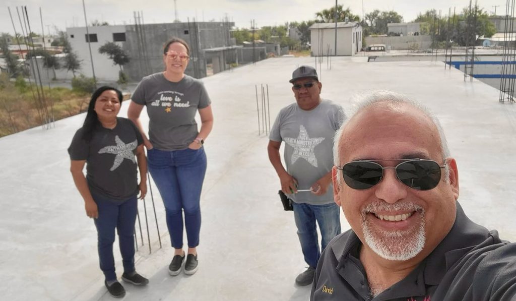Yadira Colleen Luz and David on the roof of the Deantin community center in Naranjito Mexico Yadira Colleen Luz and David on the roof of the Deantin community center in Naranjito Mexico